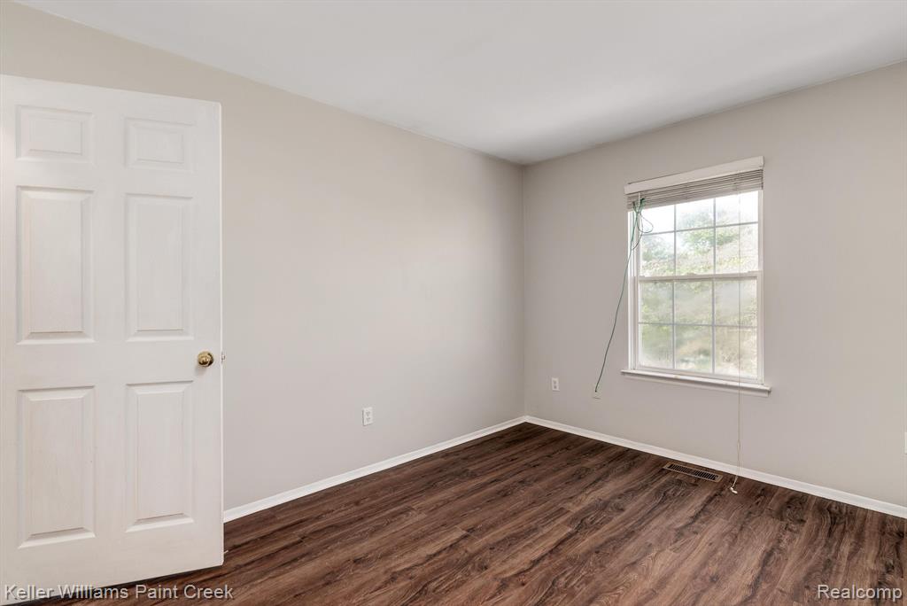 22040 Cape Cod Way Farmington Hills, MI 48336 - Photo 21 of 37