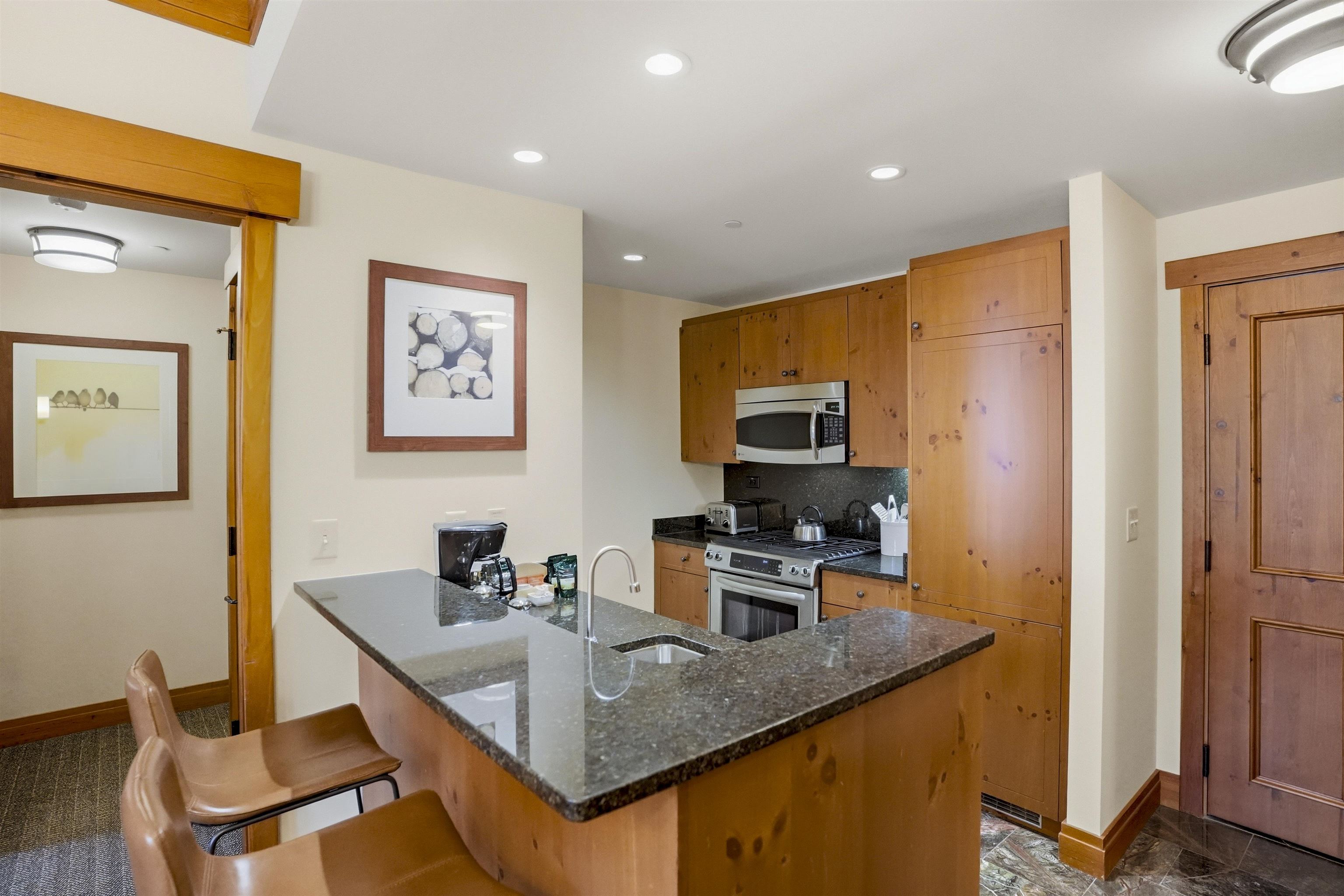 7412 Mountain Road, Unit 132224 Stowe, VT 05672 - Photo 6 of 35