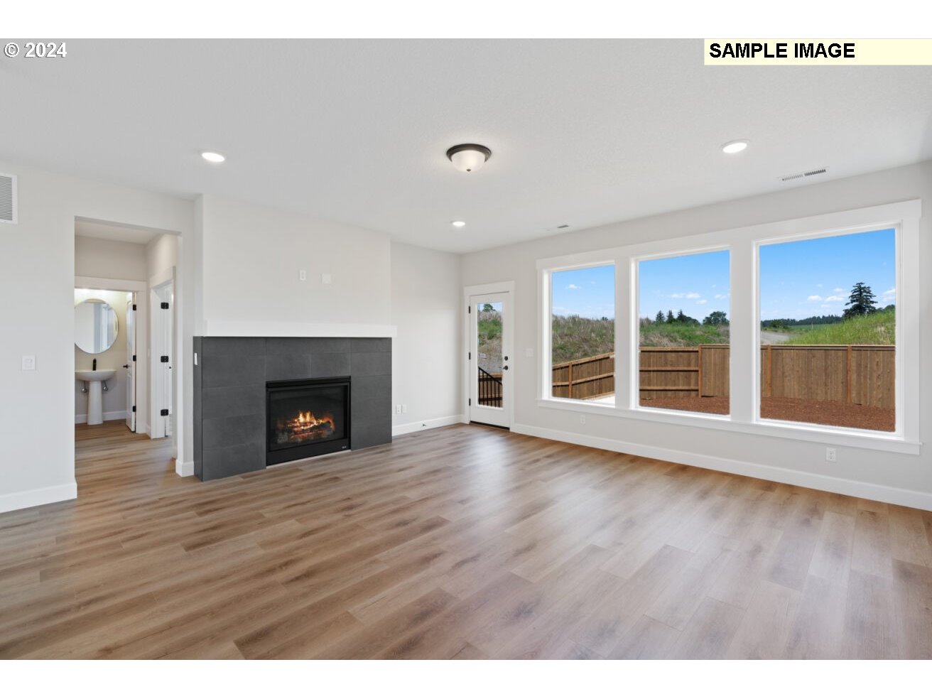 2142 Eleanor Road West Linn, OR 97068 - Photo 4 of 18 Gallery Image 4