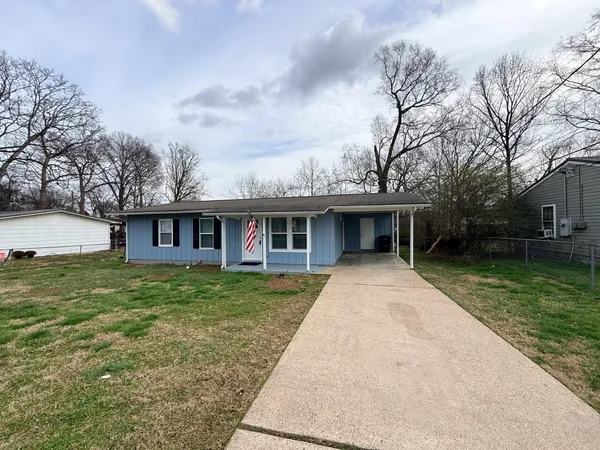 $1,450 | 205 Robert E Lee Street, Fort Oglethorpe, GA 30742