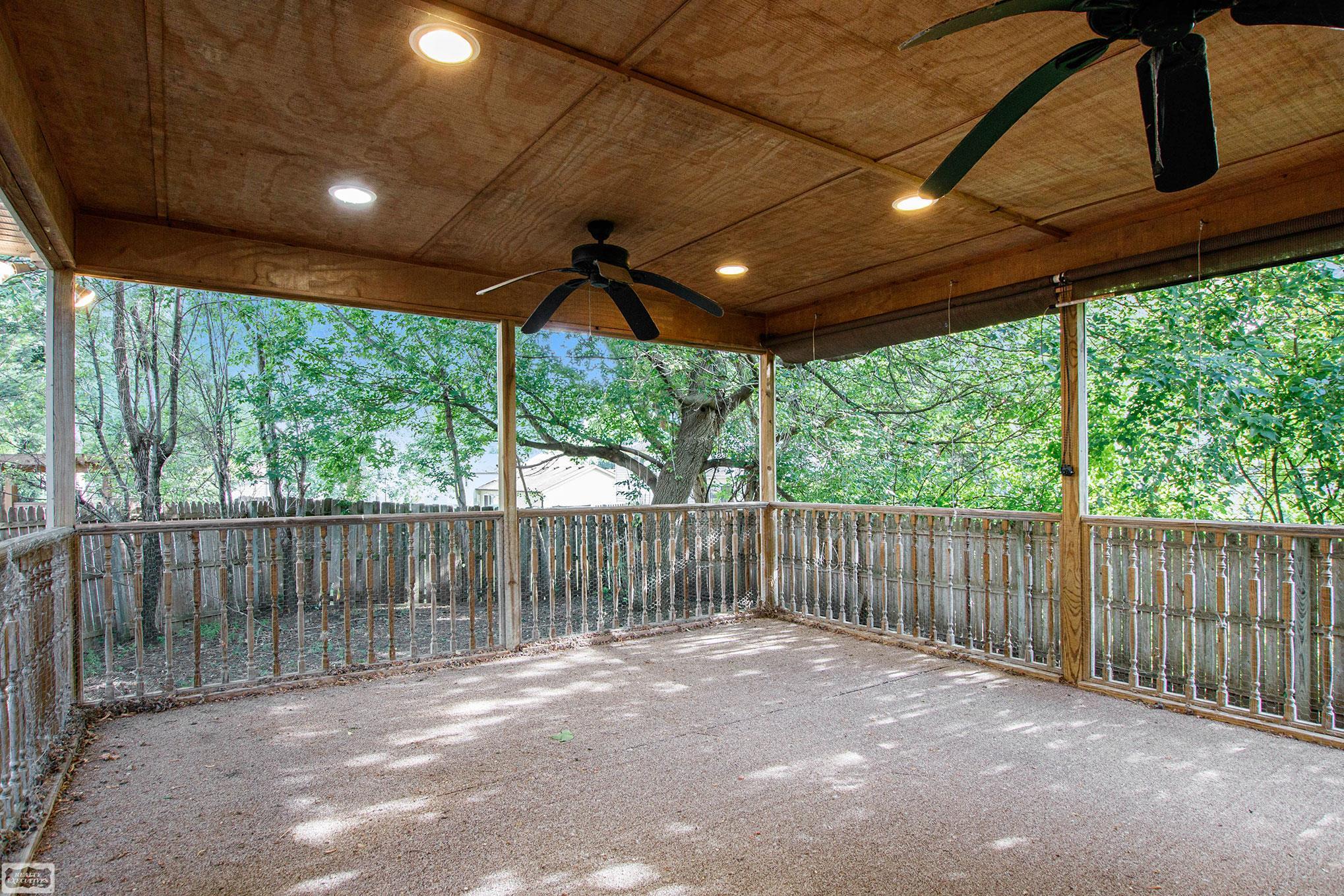 5235 Greer Road West Bloomfield, MI 48324 - Photo 9 of 40 Covered deck