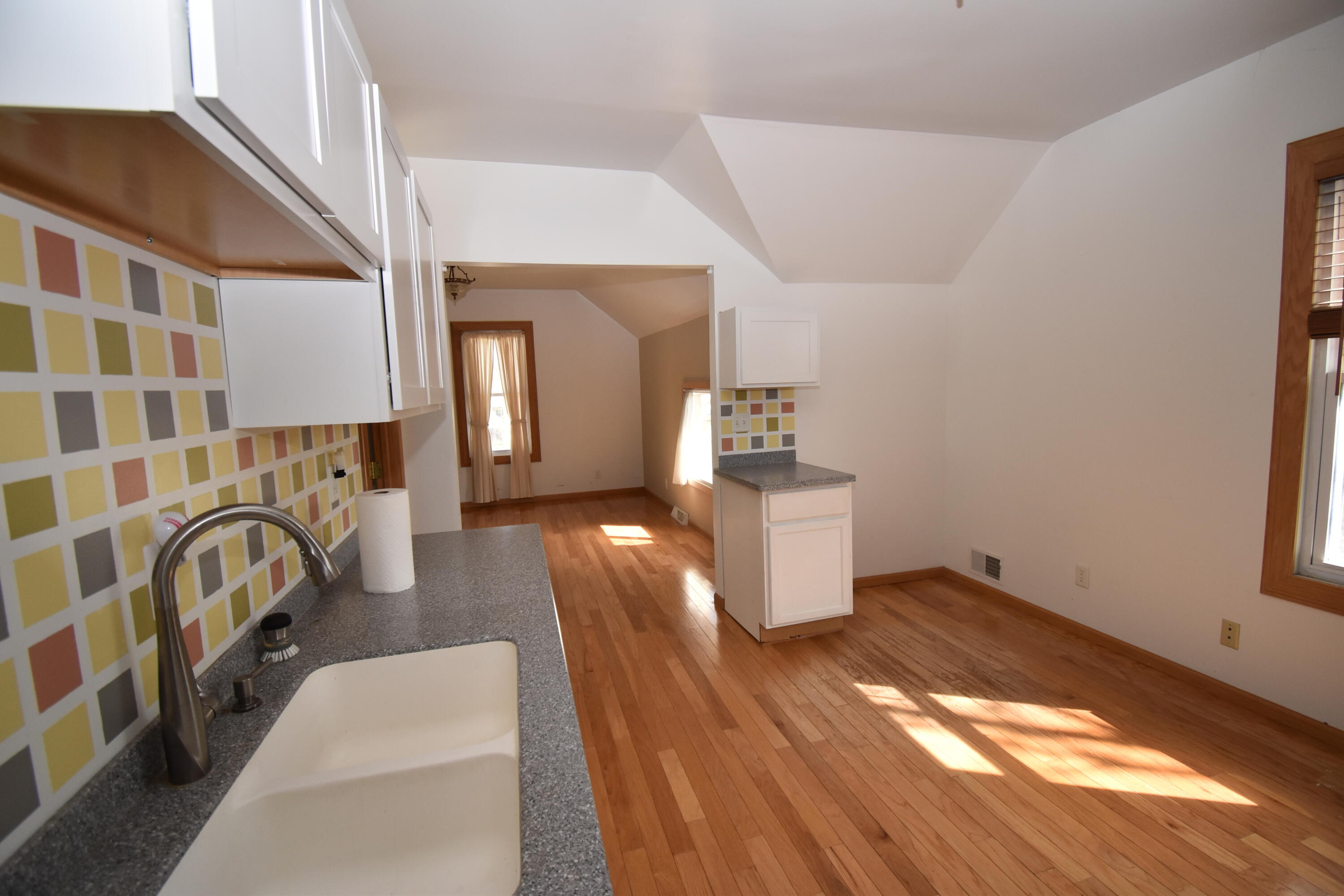 1905 Ehlert Street Racine, WI 53405 - Photo 17 of 29 UL Kitchen