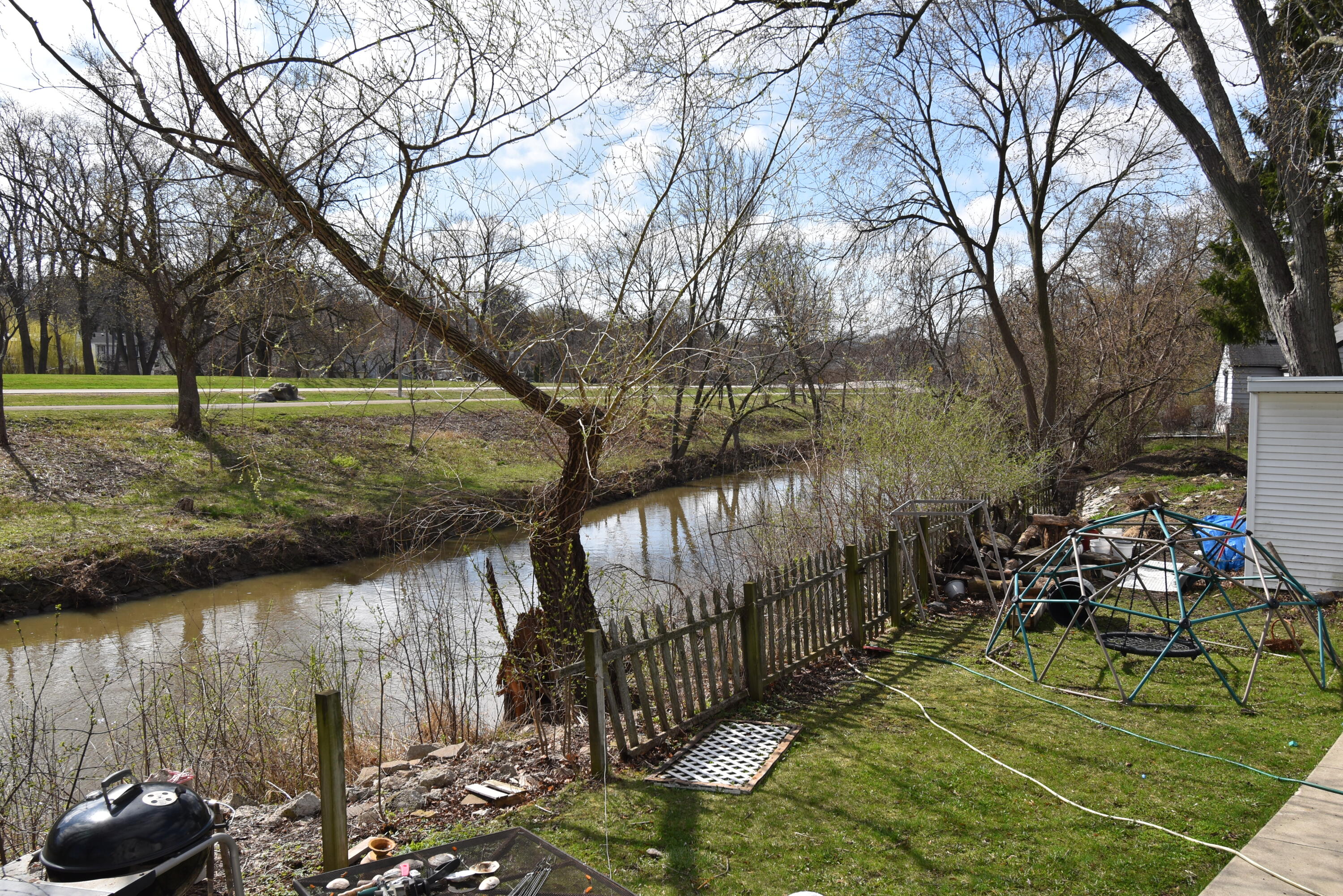 1905 Ehlert Street Racine, WI 53405 - Photo 4 of 29 Next to Root River