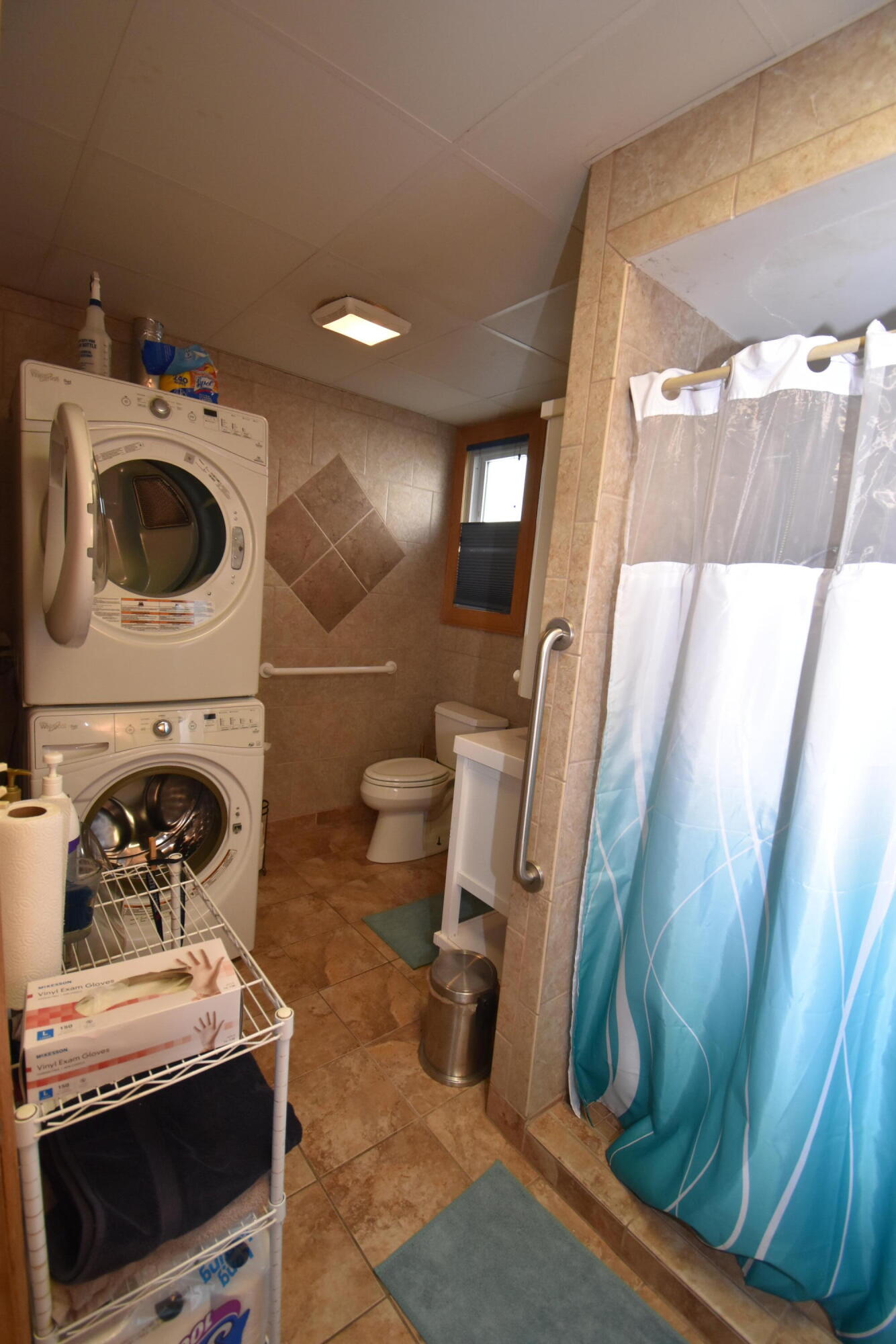 1905 Ehlert Street Racine, WI 53405 - Photo 5 of 29 LL Bath w/laundry