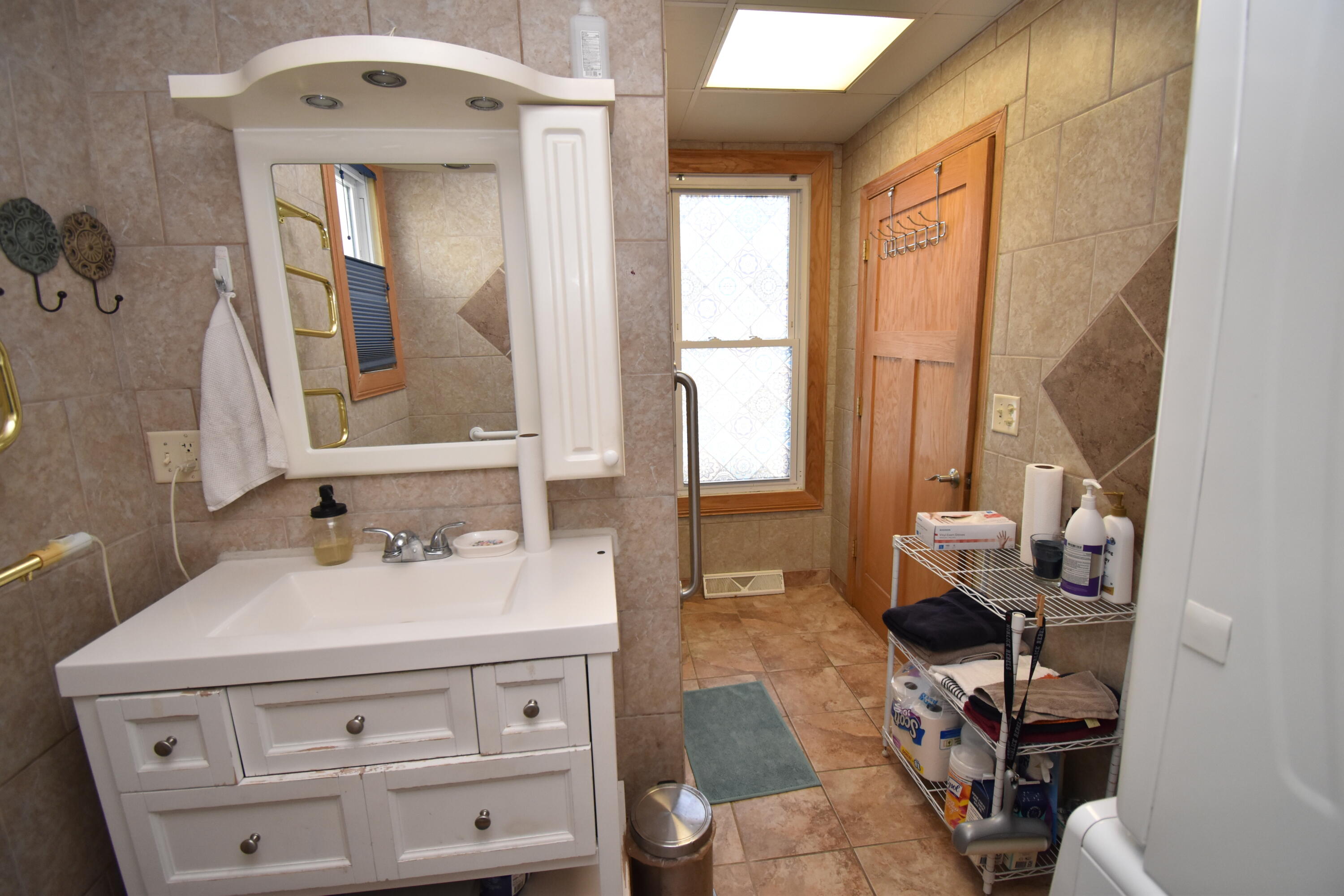 1905 Ehlert Street Racine, WI 53405 - Photo 6 of 29 LL Bath