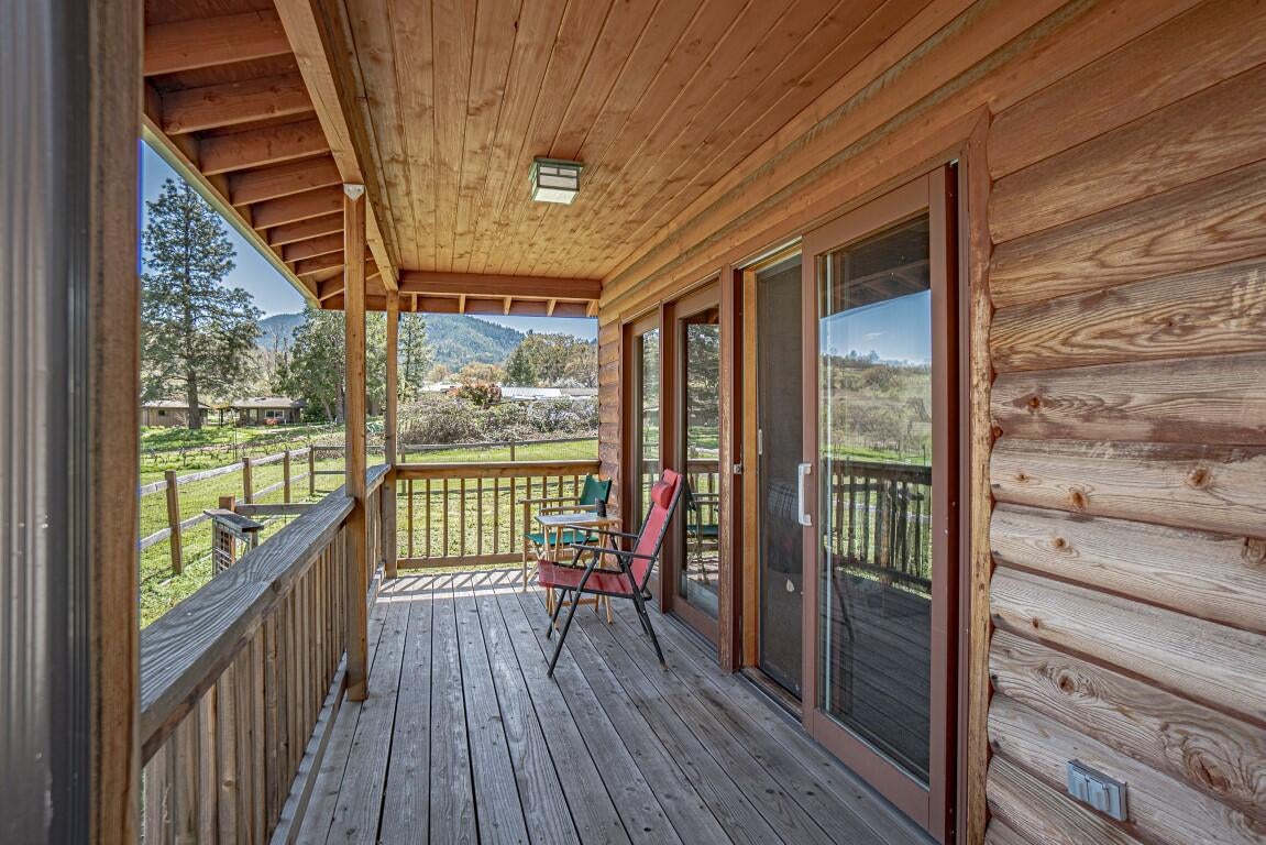 700 Neil Creek Road Ashland, OR 97520 - Photo 24 of 37 Artist Studio Porch