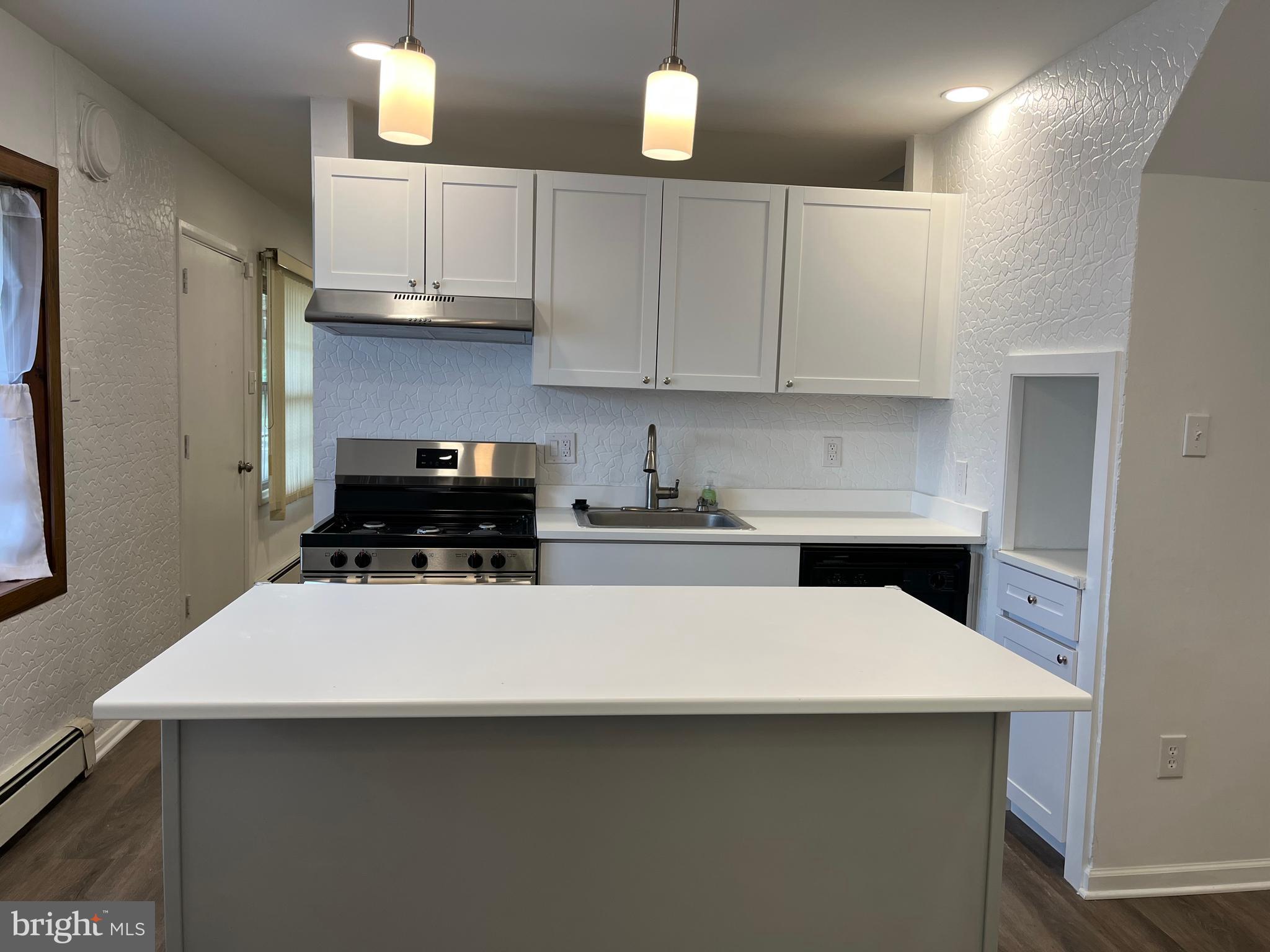 2817 Nestling Road Philadelphia, PA 19154 - Photo 3 of 17 Kitchen