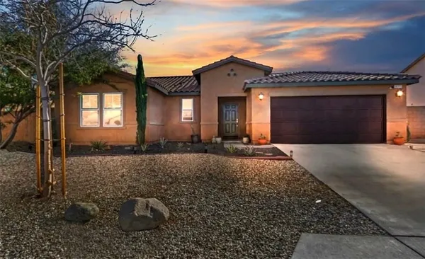 $2,800 | 14373 Lorado Way, Victorville, CA 92394