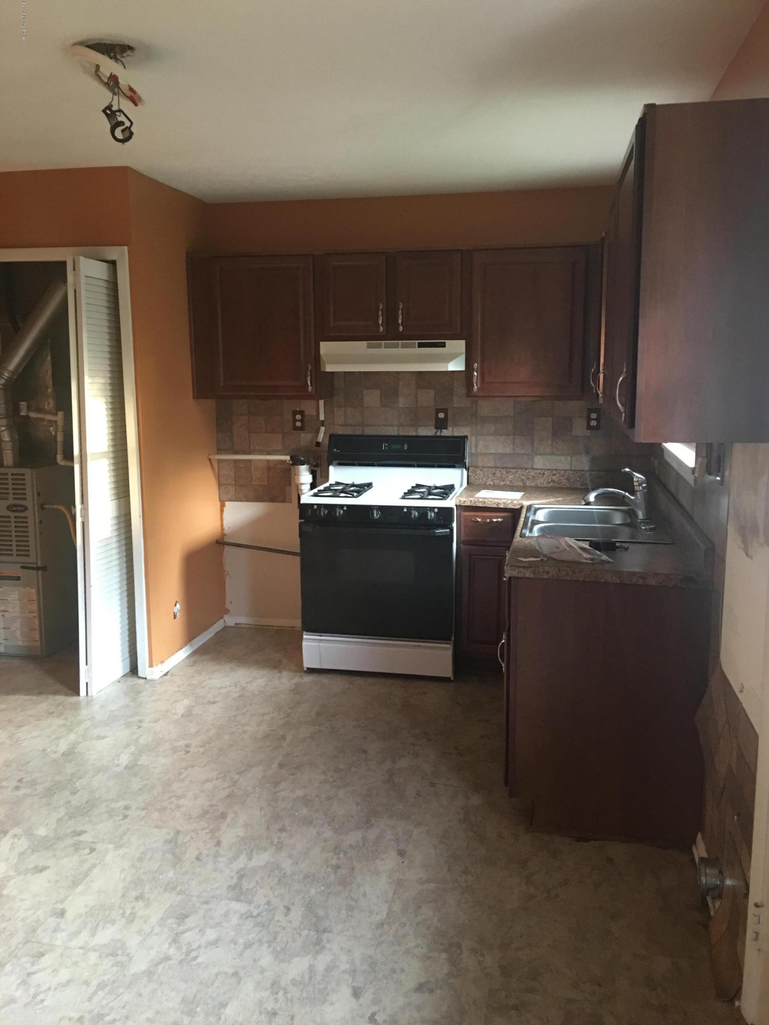 7729 Rochelle Road Louisville, KY 40228 - Photo 6 of 15 IMG_3364
