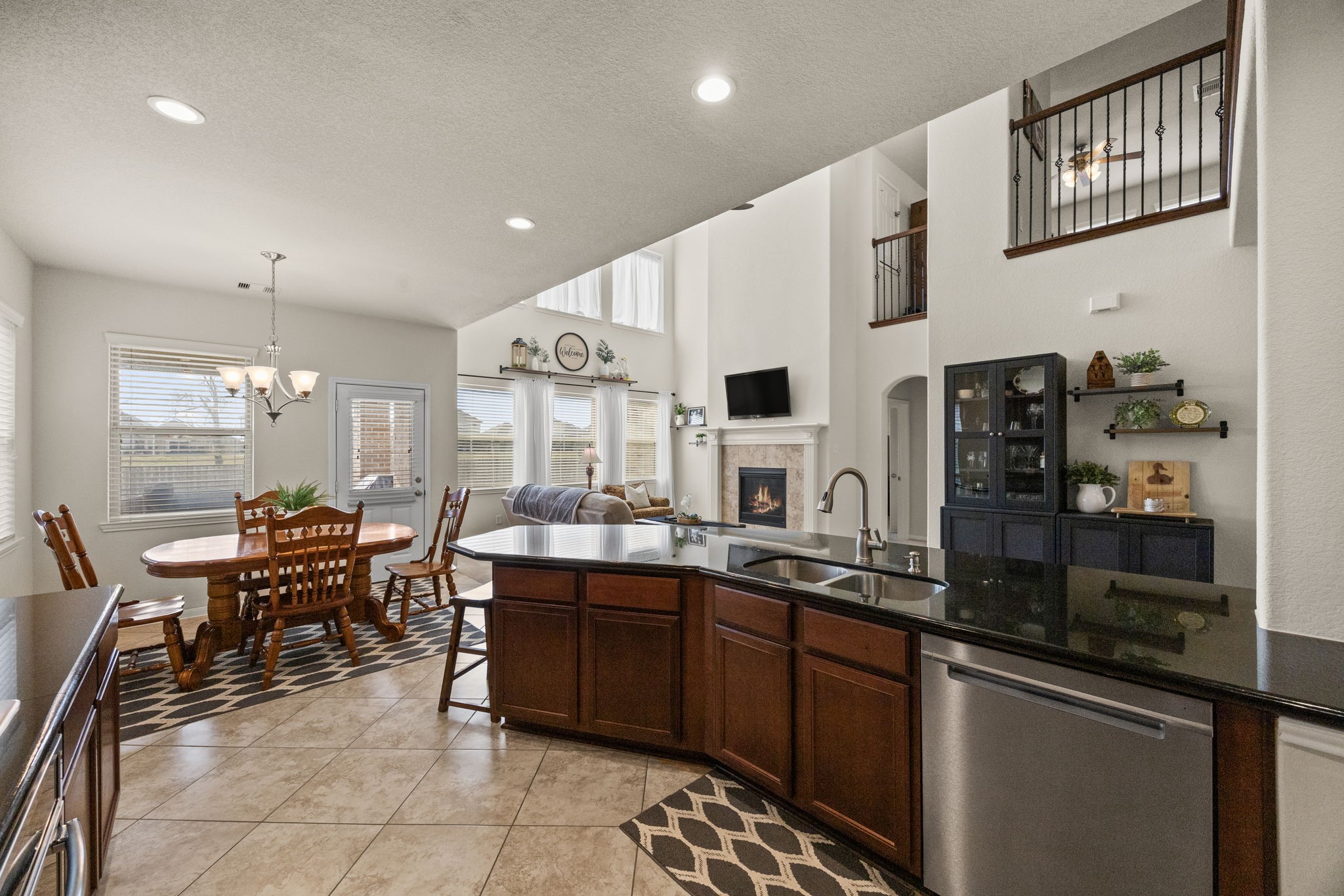 9402 Wheatfield Lane Rosenberg, TX 77469 - Photo 10 of 47 Stainless steel appliances, gas range, and walk-in pantry!
