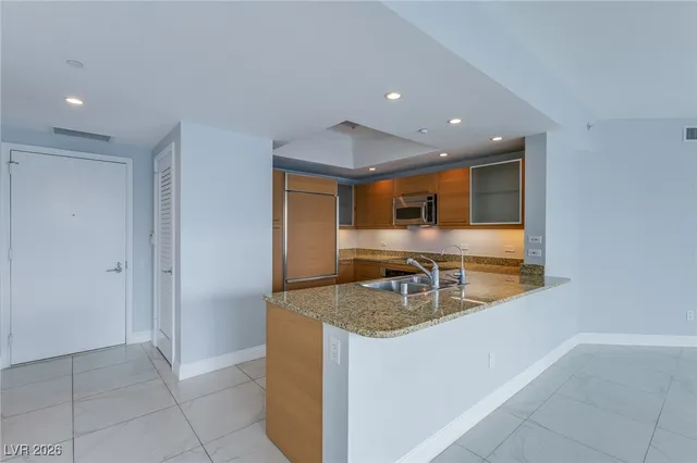 $5,000 | 222 Karen Avenue, Unit 3804, Las Vegas, NV 89109