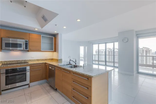 $5,000 | 222 Karen Avenue, Unit 3804, Las Vegas, NV 89109