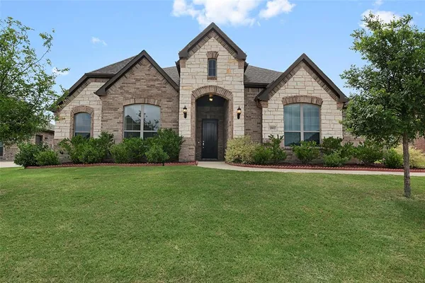 $499,900 | 1953 Silver Falls Drive, Burleson, TX 76028