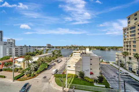 $2,000,000 | 153 North Seabreeze Boulevard, Unit 403, Fort Lauderdale, FL 33304