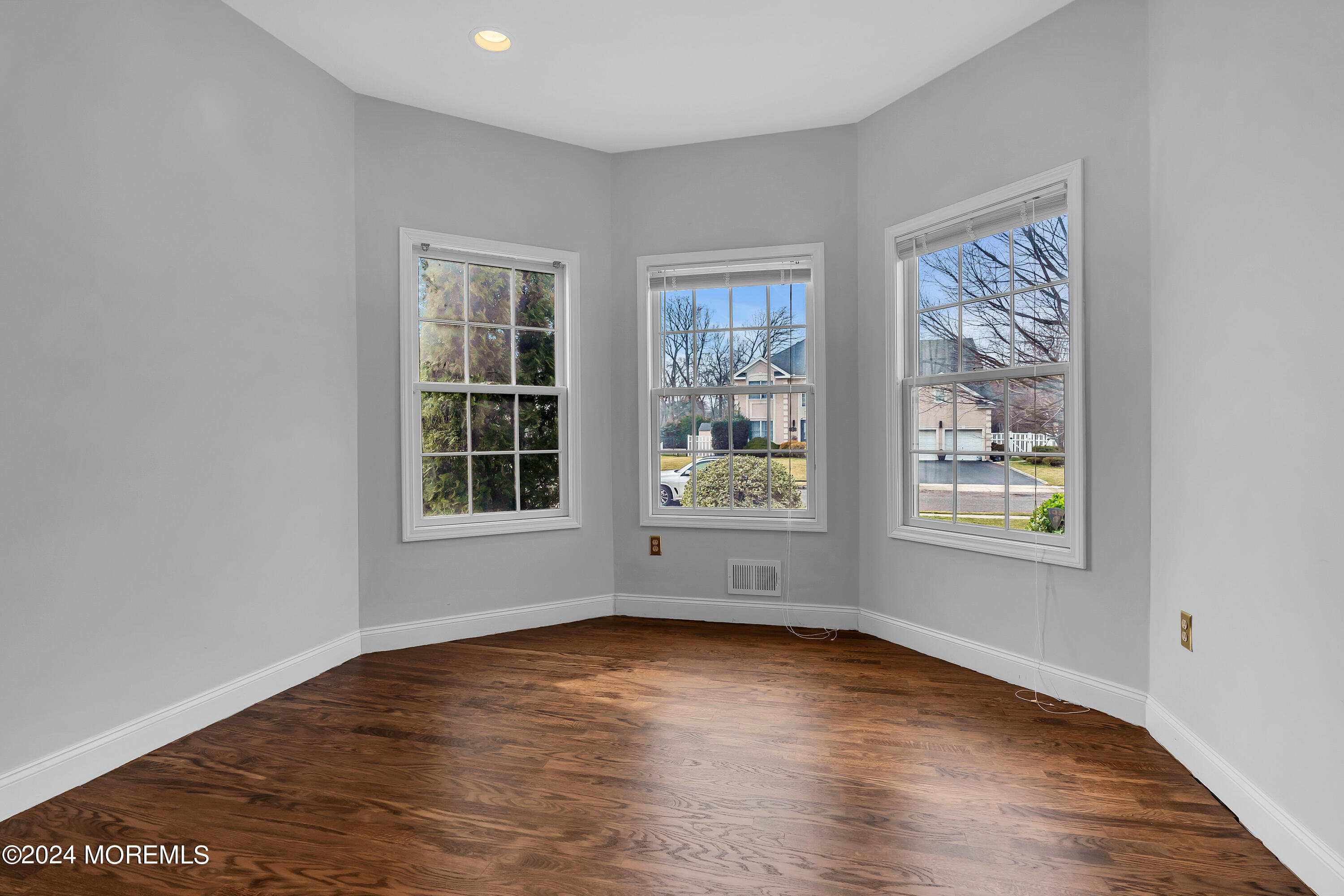 107 Autumn Road Matawan, NJ 07747 - Photo 14 of 45 OFFICE OR BEDROOM MAIN LEVEL
