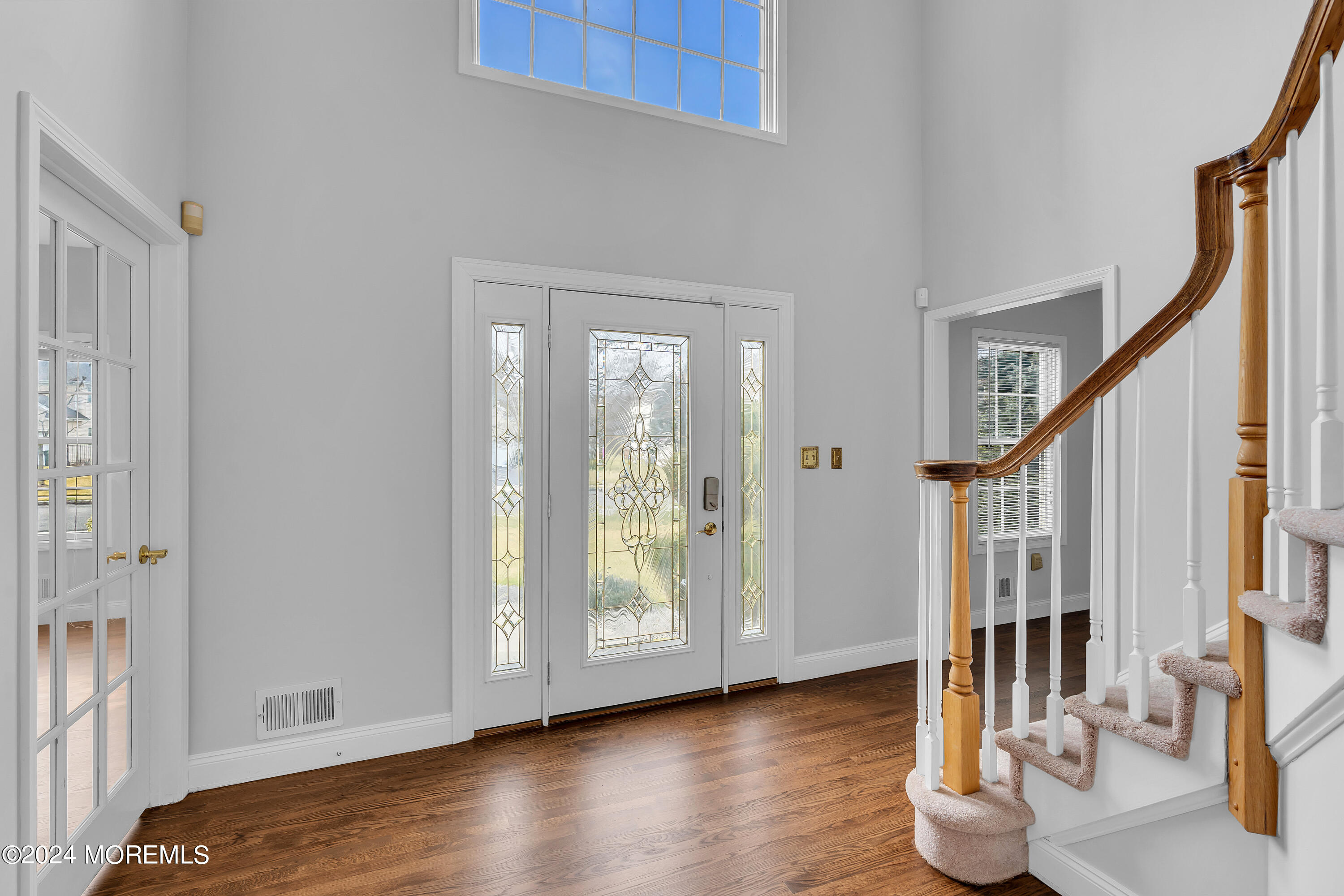 107 Autumn Road Matawan, NJ 07747 - Photo 8 of 45 MAIN ENTRY NEW FLOOR AND PAINT
