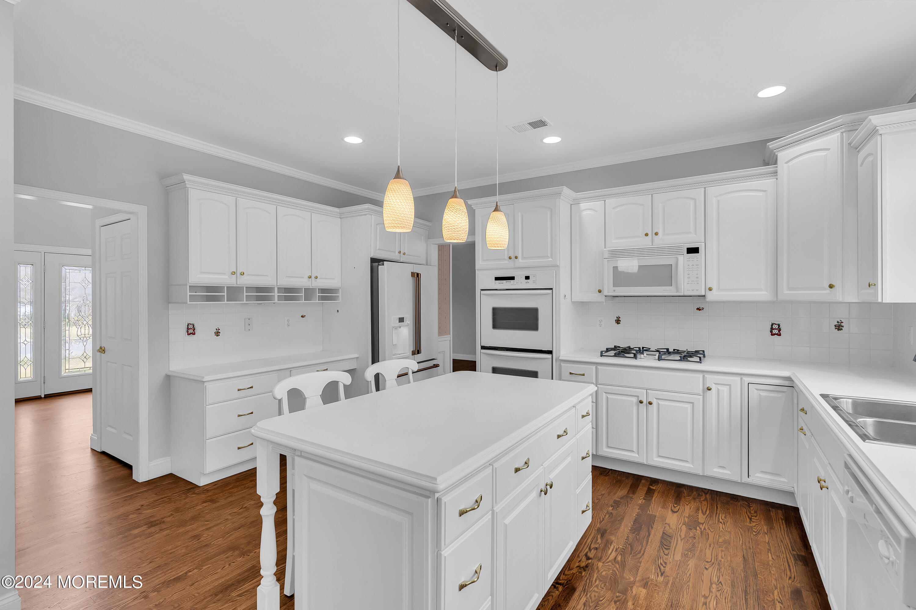 107 Autumn Road Matawan, NJ 07747 - Photo 10 of 45 ALL NEW FLOORING WALLPAPER REMOVED