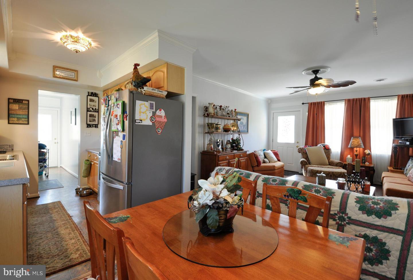 10326 Gordon Road Spotsylvania, VA 22553 - Photo 14 of 28 Dining, Kitchen, and Living Room view