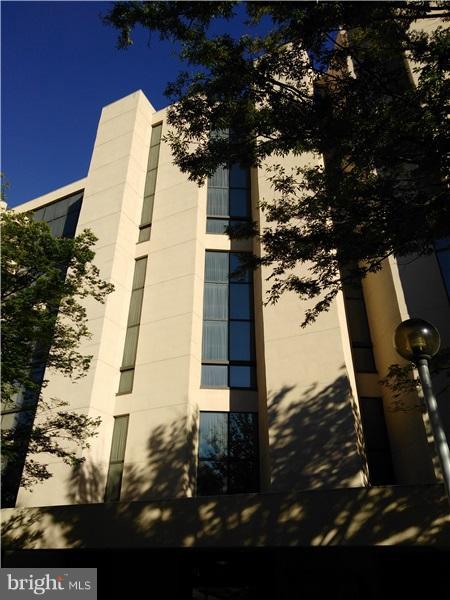 1101 South Arlington Ridge Road, Unit 213 Arlington, VA 22202 - Photo 1 of 6