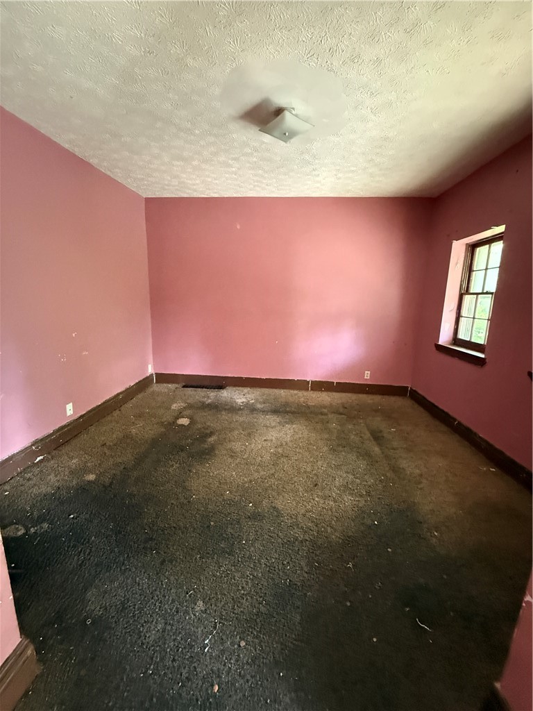 26 Lloyd Street Rochester, NY 14611 - Photo 3 of 16