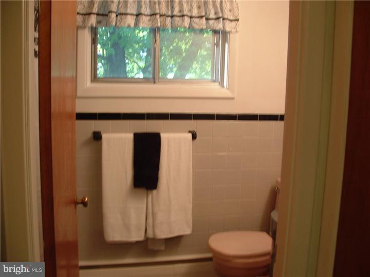 1319 Harris Road Dresher, PA 19025 - Photo 15 of 19 Bathroom