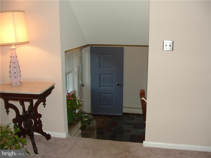 1319 Harris Road Dresher, PA 19025 - Photo 3 of 19 Foyer