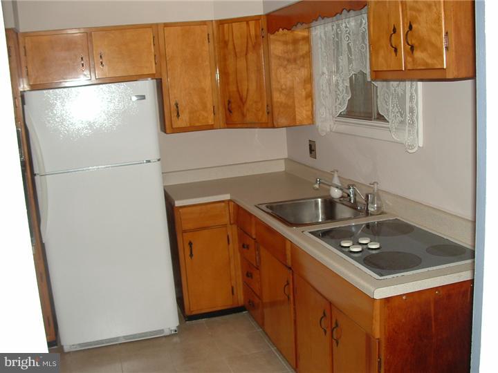 1319 Harris Road Dresher, PA 19025 - Photo 7 of 19 Kitchen