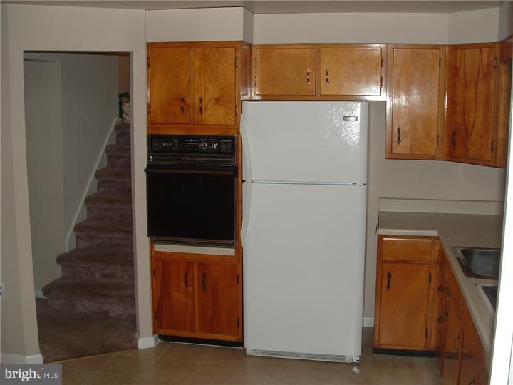 1319 Harris Road Dresher, PA 19025 - Photo 8 of 19 Kitchen