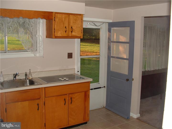 1319 Harris Road Dresher, PA 19025 - Photo 9 of 19 Kitchen