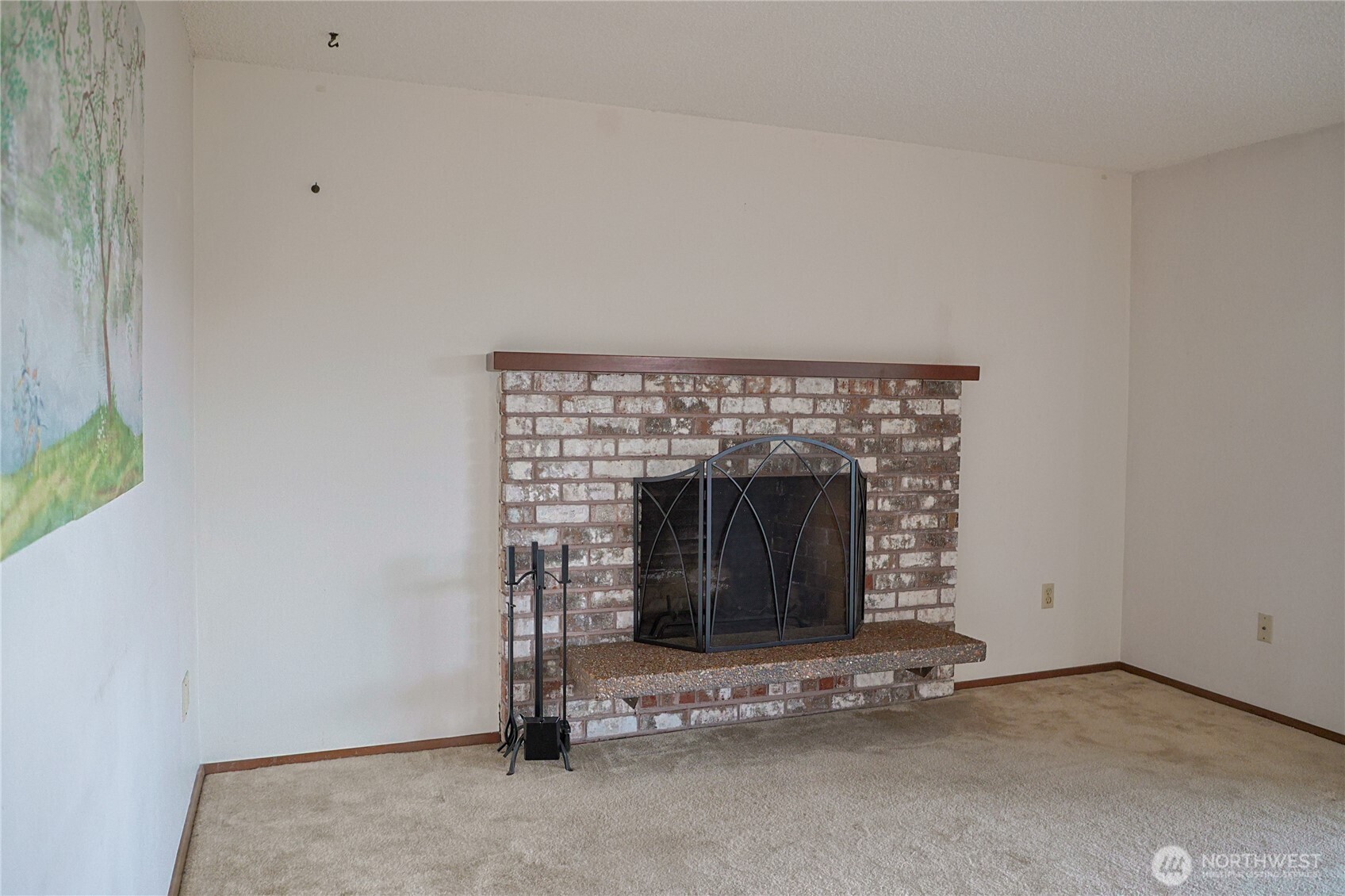 3560 Narrows View Lane Northeast, Unit 5201 Bremerton, WA 98310 - Photo 4 of 28 a living room with a fireplace