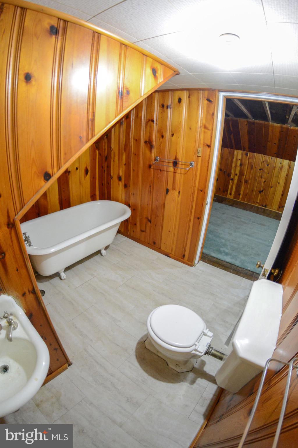 831 Windsor Road Cumberland, MD 21502 - Photo 64 of 78 Upper level 2 bath...