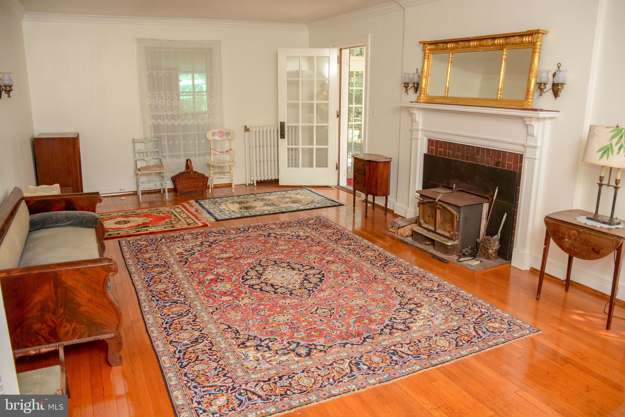 831 Windsor Road Cumberland, MD 21502 - Photo 10 of 78 Living Room...