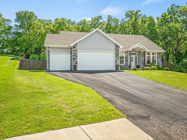 $399,000 | 4348 Woodcliff Lane, Roscoe, IL 61073