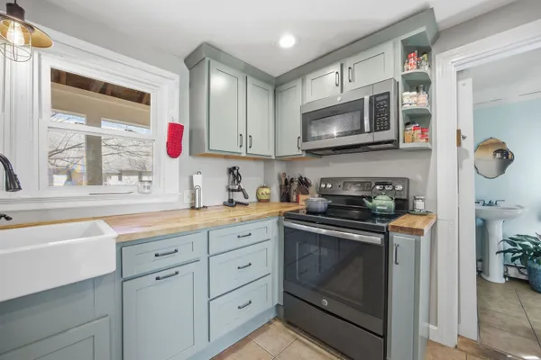 $299,900 | 31 Hill Street, Dover, NH 03820