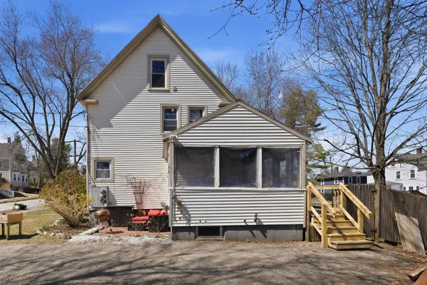 $299,900 | 31 Hill Street, Dover, NH 03820