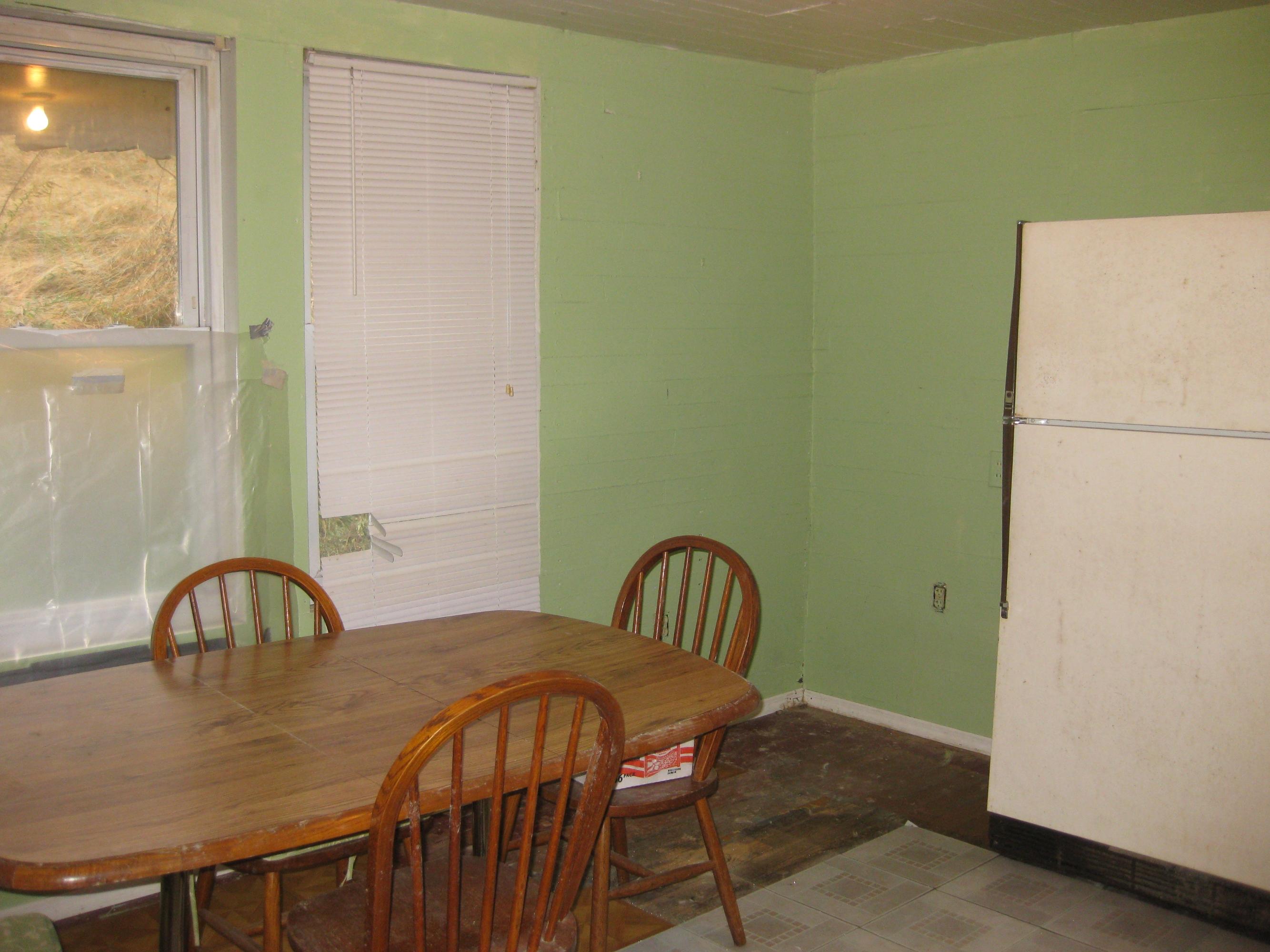 305 Offutt Road Clinton, TN 37716 - Photo 5 of 11 Dining Room