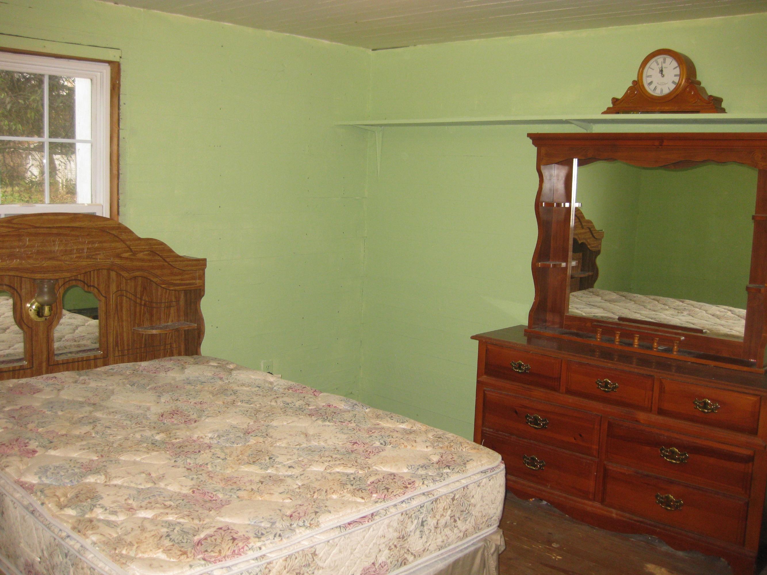 305 Offutt Road Clinton, TN 37716 - Photo 6 of 11 Front Bedroom