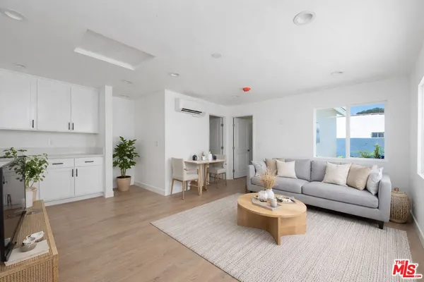 $2,499 | 8918 Cadillac Avenue, Unit B, Los Angeles, CA 90034