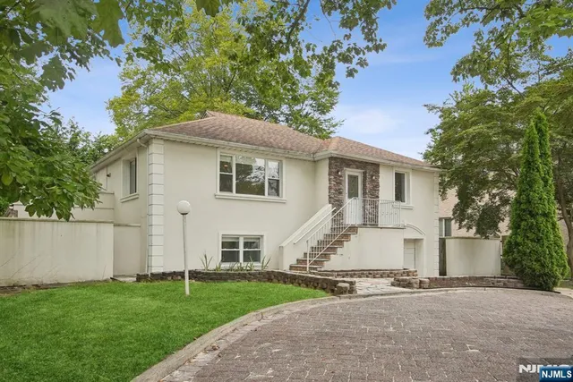 $1,048,000 | 502 Summit Street, Englewood Cliffs, NJ 07632