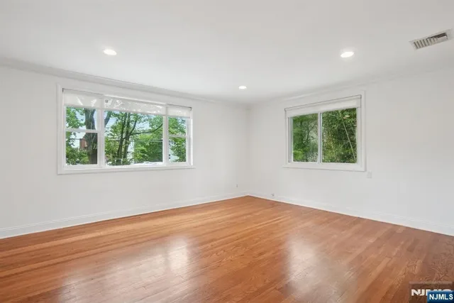 $1,048,000 | 502 Summit Street, Englewood Cliffs, NJ 07632