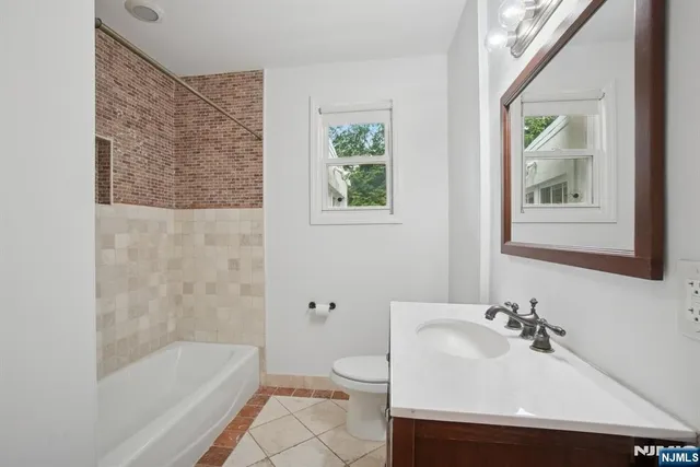 $1,048,000 | 502 Summit Street, Englewood Cliffs, NJ 07632