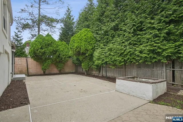 $1,048,000 | 502 Summit Street, Englewood Cliffs, NJ 07632