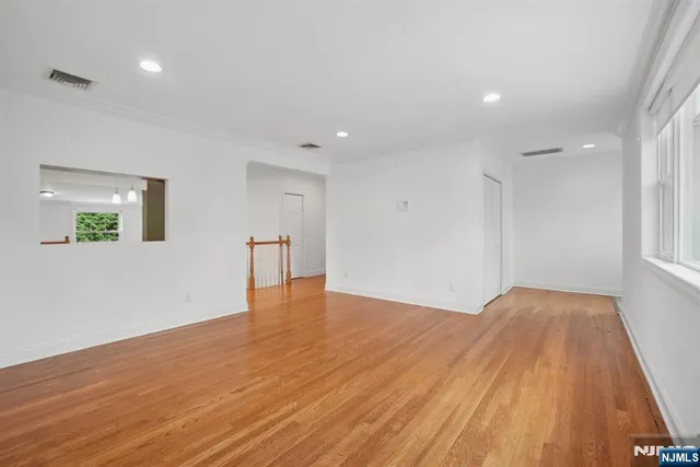 $1,048,000 | 502 Summit Street, Englewood Cliffs, NJ 07632