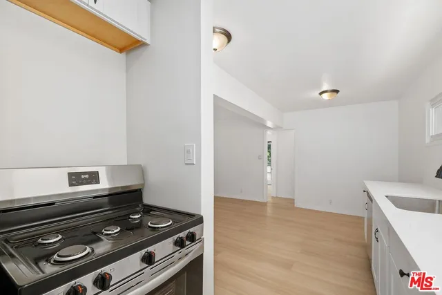 $2,900 | 2621 South Centinela Avenue, Unit 7, Santa Monica, CA 90405