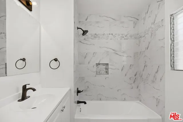 $2,900 | 2621 South Centinela Avenue, Unit 7, Santa Monica, CA 90405