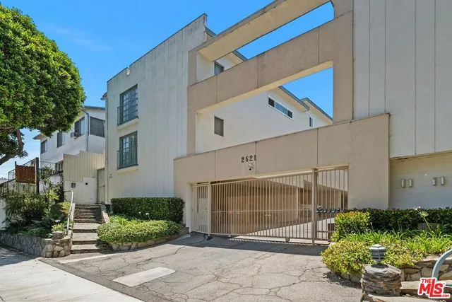 $2,900 | 2621 South Centinela Avenue, Unit 7, Santa Monica, CA 90405