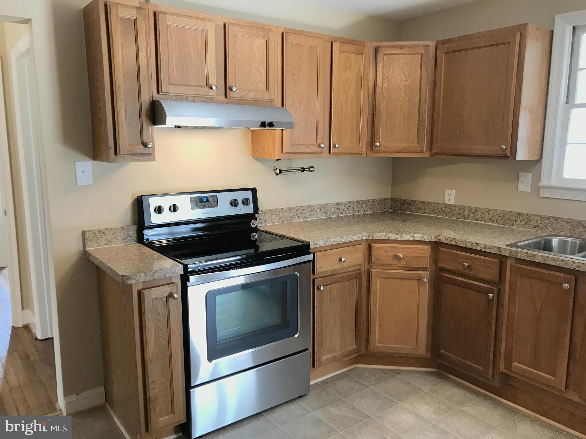 12009 Smithfield Road Manassas, VA 20112 - Photo 11 of 25 Kitchen