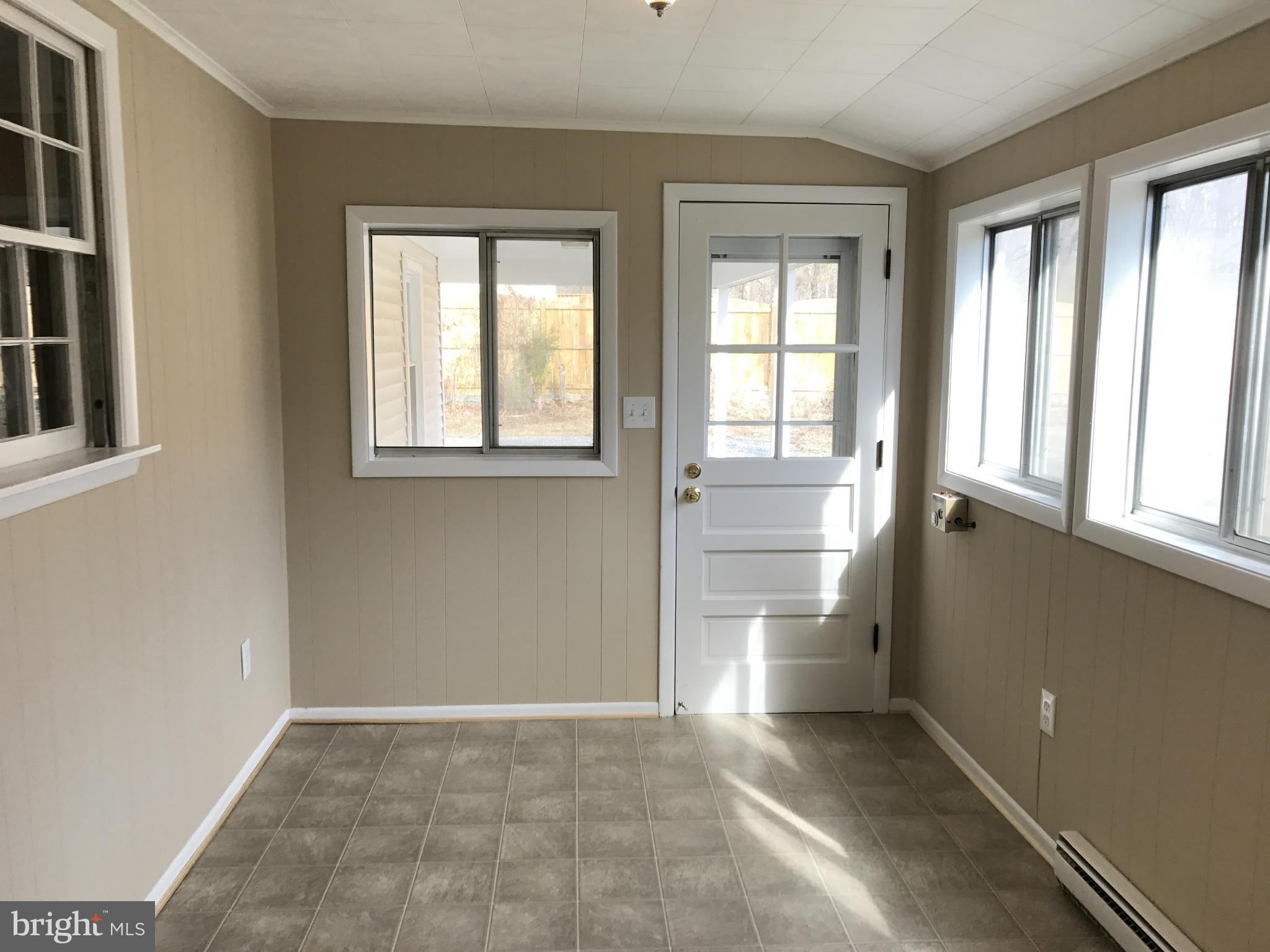12009 Smithfield Road Manassas, VA 20112 - Photo 16 of 25 Sunroom