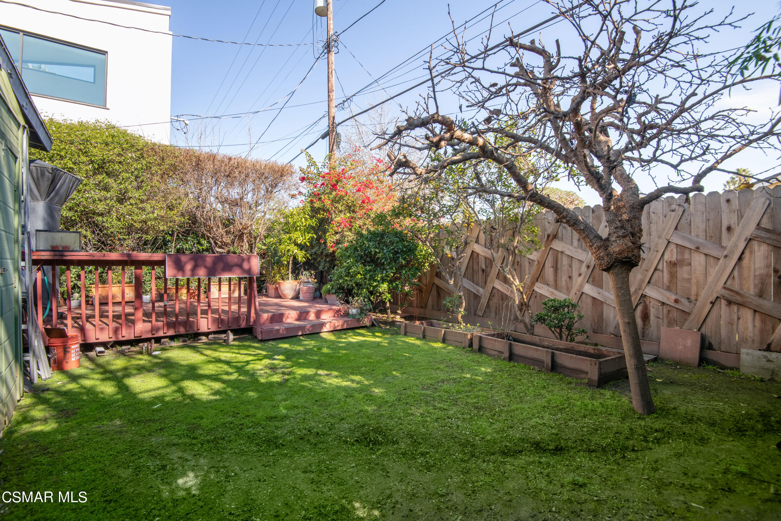 2420 Frey Avenue Venice, CA 90291 - Photo 18 of 24 a view of a house with a yard and sitting area