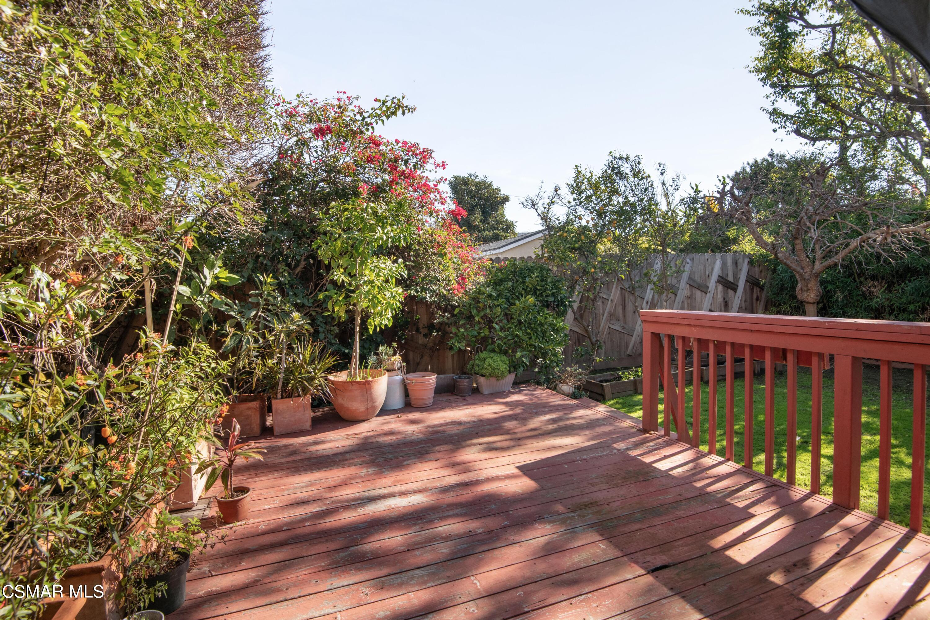 2420 Frey Avenue Venice, CA 90291 - Photo 20 of 24 a view of a wooden deck with a yard
